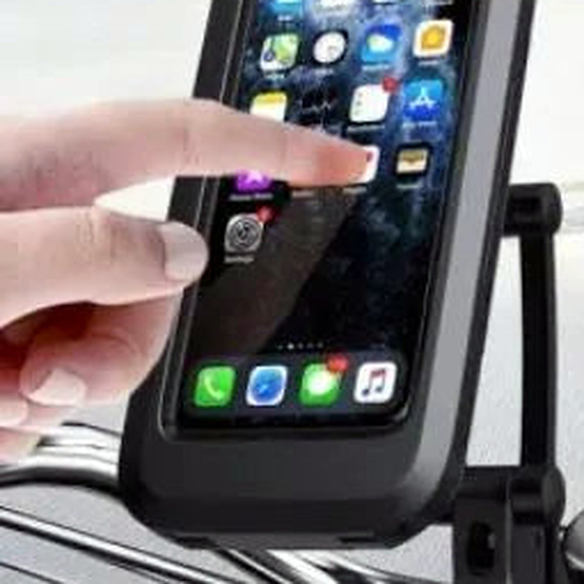 Using touchscreen through the bike holder cover
